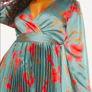 Brand New Emerald Green Long sleeve dress